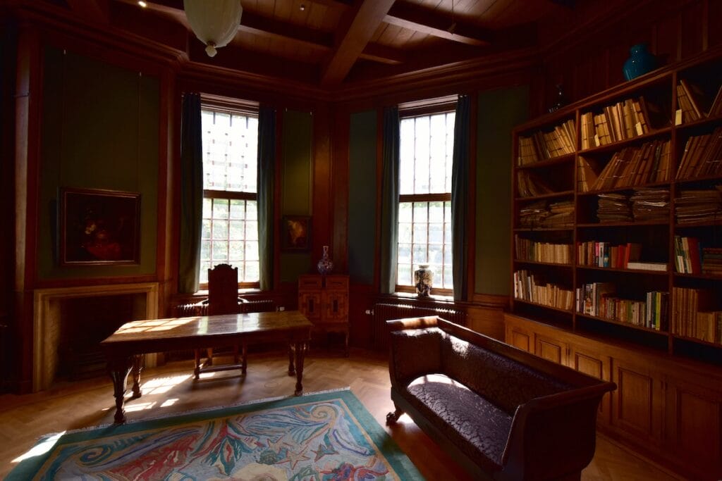 an old room with old furnitures, demonstrating High-End Interior Design