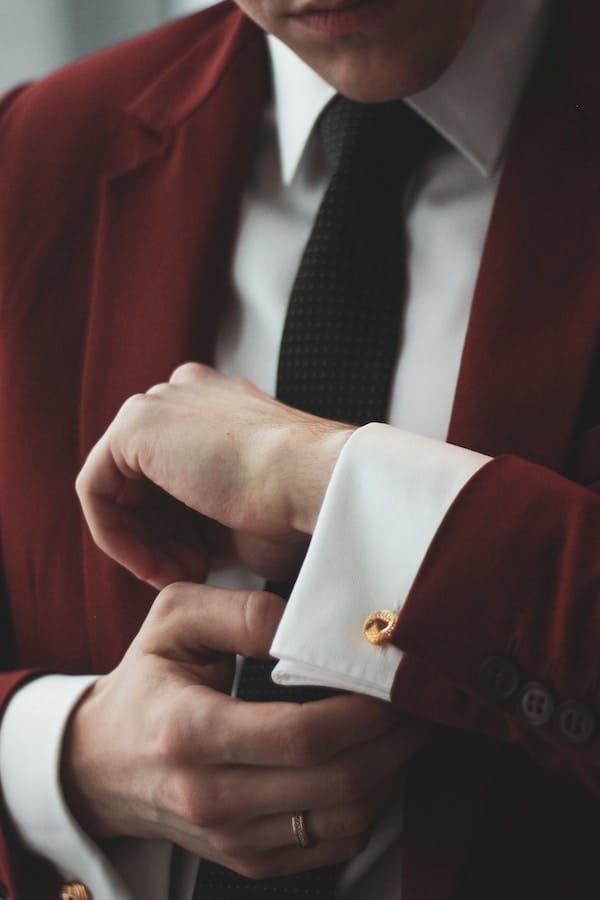 Using Ties for Self-Expression